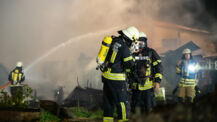 Scheune brennt in Heidmoor nieder - über 100 Einsatzkräfte vor Ort