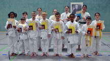 Keine Unglückszahl: 13 „Karate Kids“ mit neuen Graduierungen