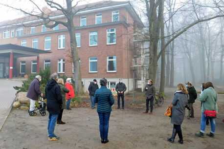 Hanno Krause lädt zum Vor-Ort-Termin an Buche Am Ehrenhain