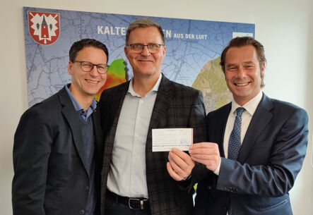 Großzügige Spende von Famila  für das Weihnachtshilfswerk Kaltenkirchen