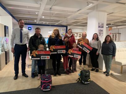 Farbenfrohe Ranzen, großes Gewinnspiel, glückliche Gewinner