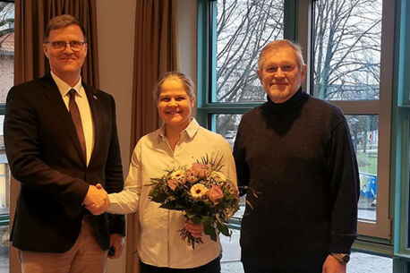 Unterzeichnung Mietvertrag für Weinbar im Rathausanbau