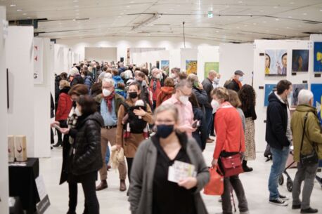 Hohes Kunstinteresse bei der 2. HOLSTENART in den Holstenhallen