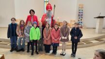 Heiliger Nikolaus besucht Familiengottesdienst in St. Marien