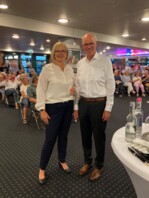 Volles Haus bei Katrin Schmieder - Hans-Joachim Grote zu Gast