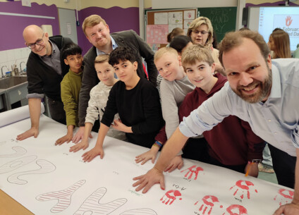 „Red Hand Day“-Aktion in der Gemeinschaftsschule am Marschweg