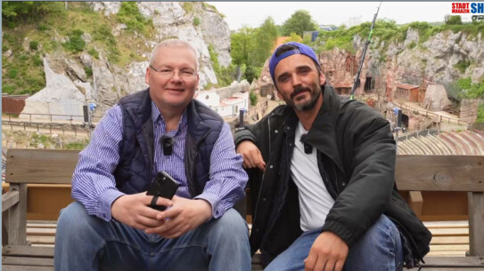 Stadtmagazin trifft: Karl-May-Star Sascha Hödl
