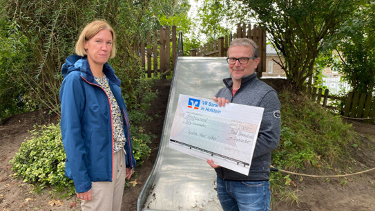 "Spielen, aber sicher" Spendenscheck über 3000 € an Kita Löwenzahn