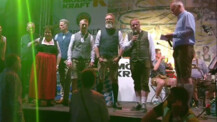 Erfolgreich und friedlich - Das große Möbel Kraft Oktoberfest
