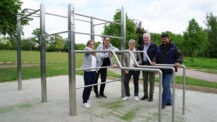 Fitness im Freien - Arno-Seibert-Stiftung spendet Calisthenics-Anlage