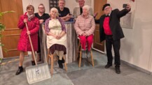 „Sneedrieven“ Plattdeutsches Theaterstück voller Witz, Charme mit der Seebarger Speeldeel