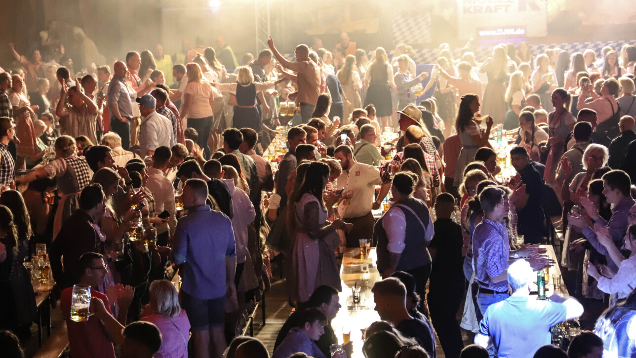 Der Wahnsinn! Oktoberfest bei Möbel Kraft!!!